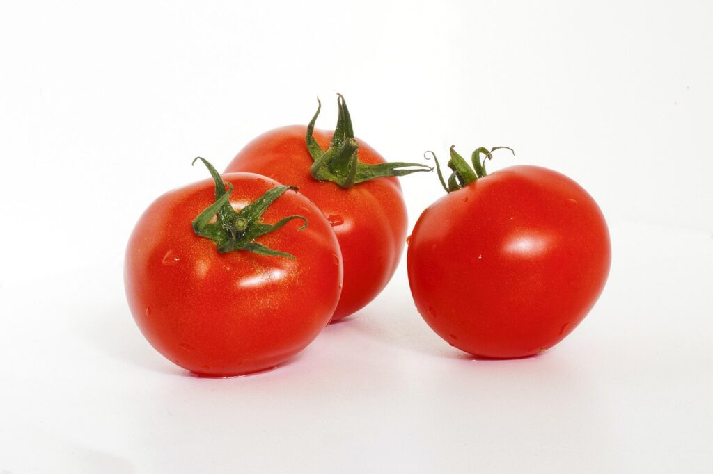 a tomato, red, delicious, vitamins, three, food, white background, appetizing, a tomato, a tomato, a tomato, a tomato, a tomato